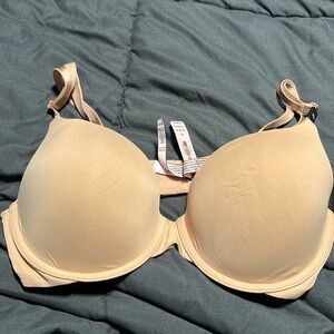 Victoria’s Secret bra size 38C. New
